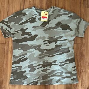 Derek Heart Camouflage Short Sleeve Tee